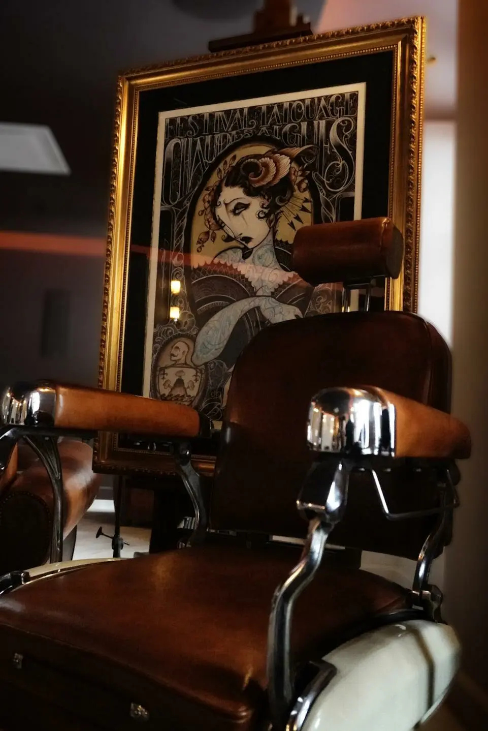 Atelier de tatouage Graphicaderme à Chaudes-Aigues, spécialisé en photoréalisme et savoir-faire artisanal, au cœur du centre-bourg du Cantal.