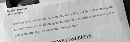 Document du programme municipal présenté à Chaudes-Aigues dans le Cantal avec vue du village thermal.